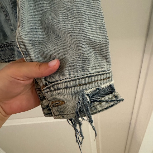 BlankNYC Removable Faux Fur Collar Denim Trucker Jacket - Picture 9 of 14